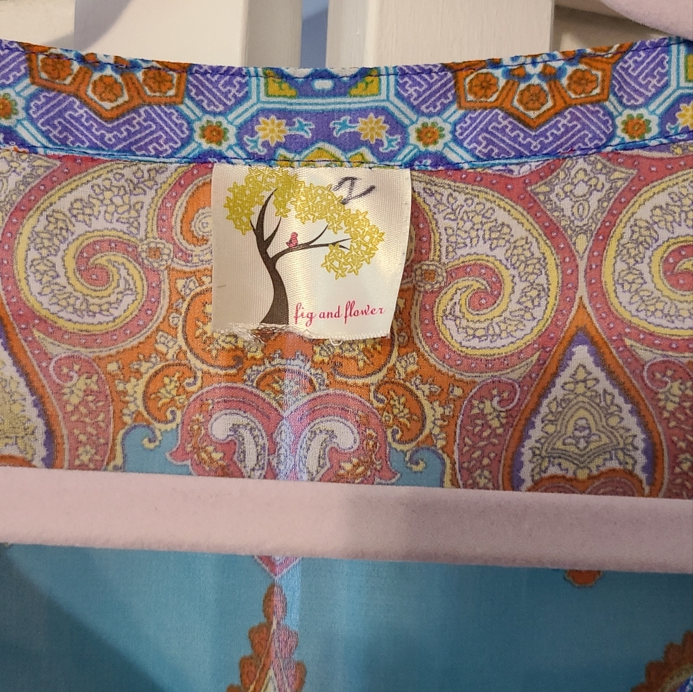 Fig and Flower caftan‎ style blouse - Picture 3 of 3